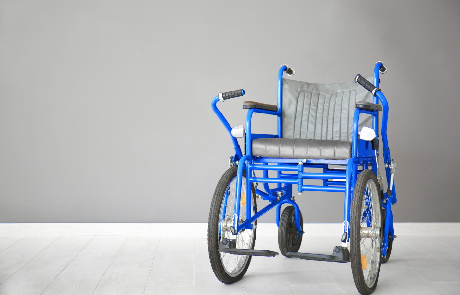Инвалидные коляски для детей: особенности выбора и заботы