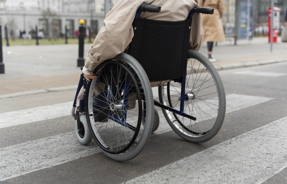 Типы инвалидных колясок и их применение в повседневной жизни