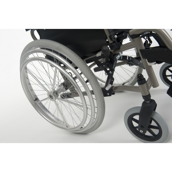 Кресло-коляска инвалидное механическое Vermeiren V300 + 30° - фото №5