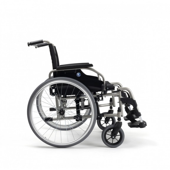 Кресло-коляска механическая с приводом от обода колеса Vermeiren V100 Xl - фото №1