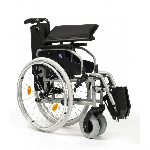 Кресло-коляска механическая с приводом от обода колеса Vermeiren V100 Xl - фото №2
