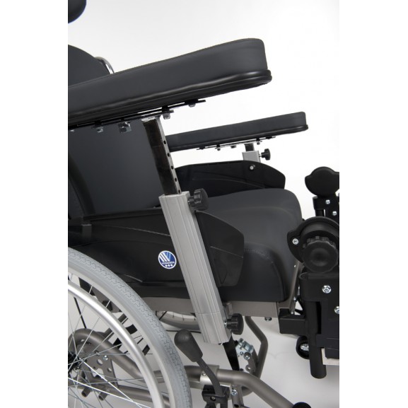 Кресло-коляска электрическое инвалидное многофункциональное Vermeiren Inovys 2-E - фото №1