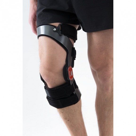 Функциональный экзоскелетный ортез колена для лыжников с полицентрическими шарнирами Reh4Mat Raptor/2 Short - фото №1